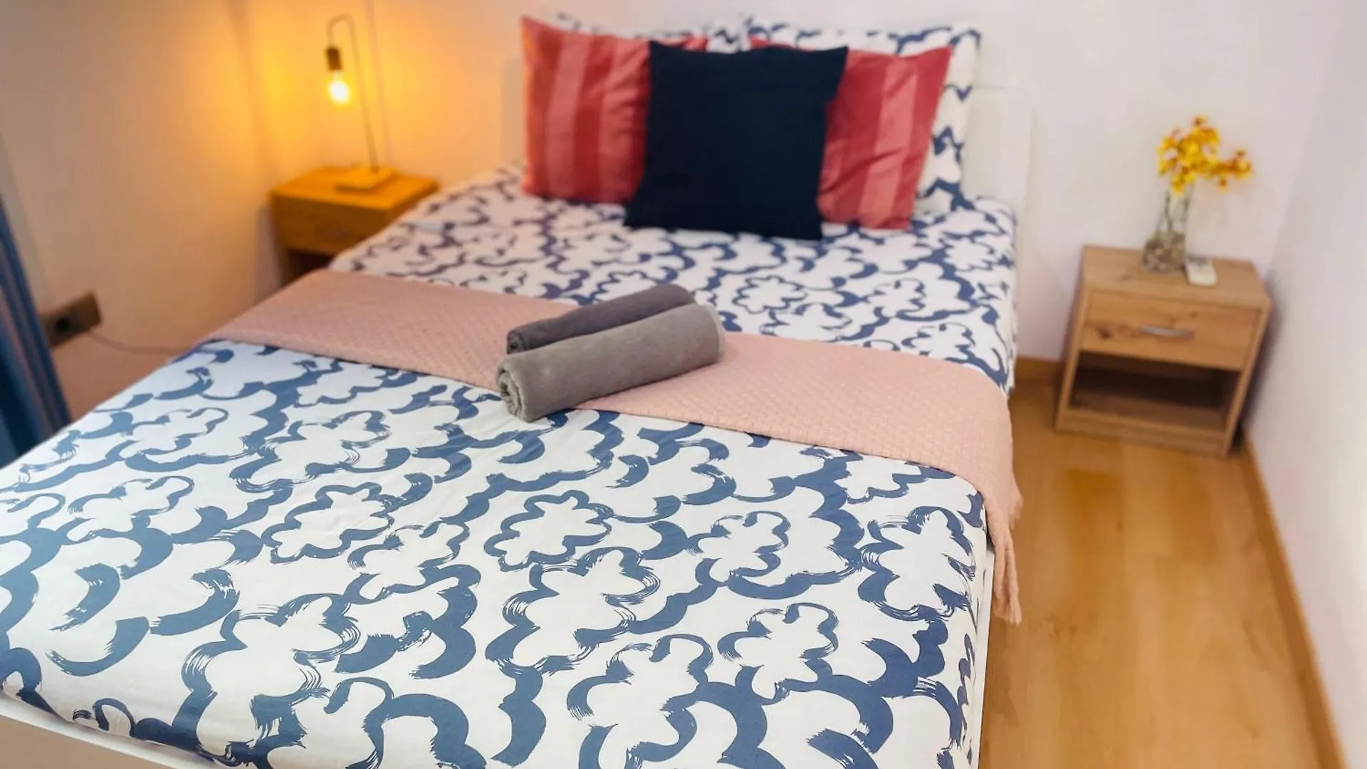 Private Room Heart Eixample Barcelona Hostel