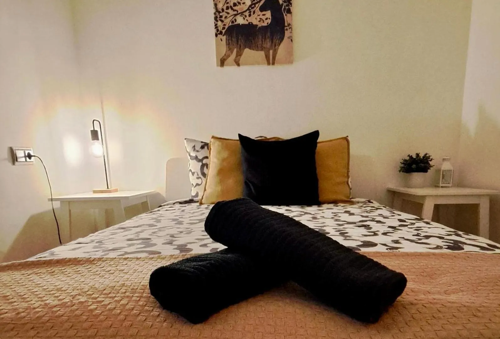 Private Room Heart Eixample Barcelona Hostel